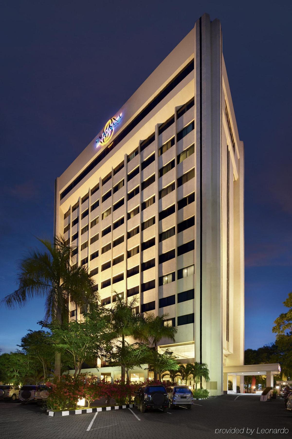 Singgasana Hotel Makassar Exterior photo