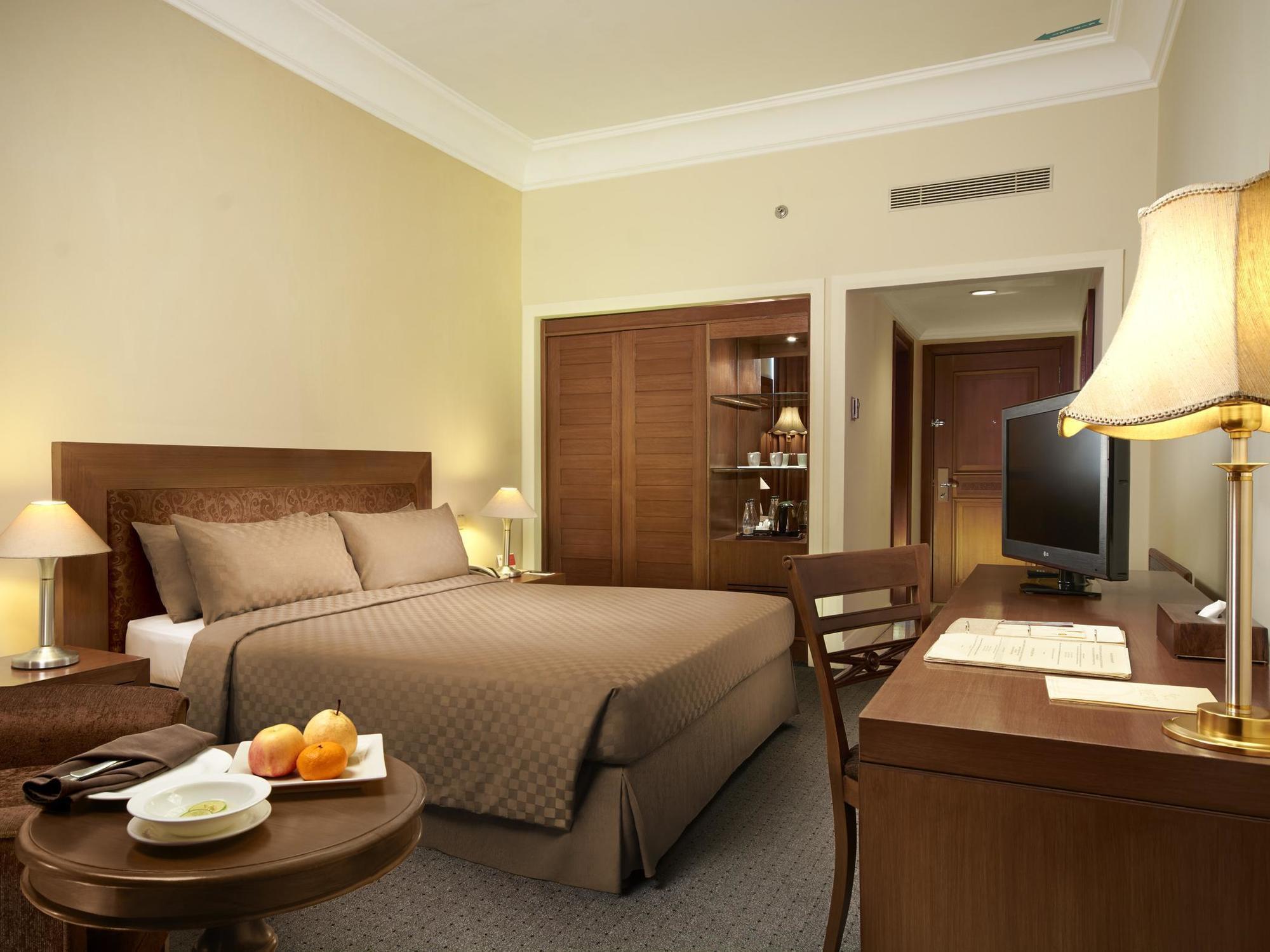 Singgasana Hotel Makassar Exterior photo