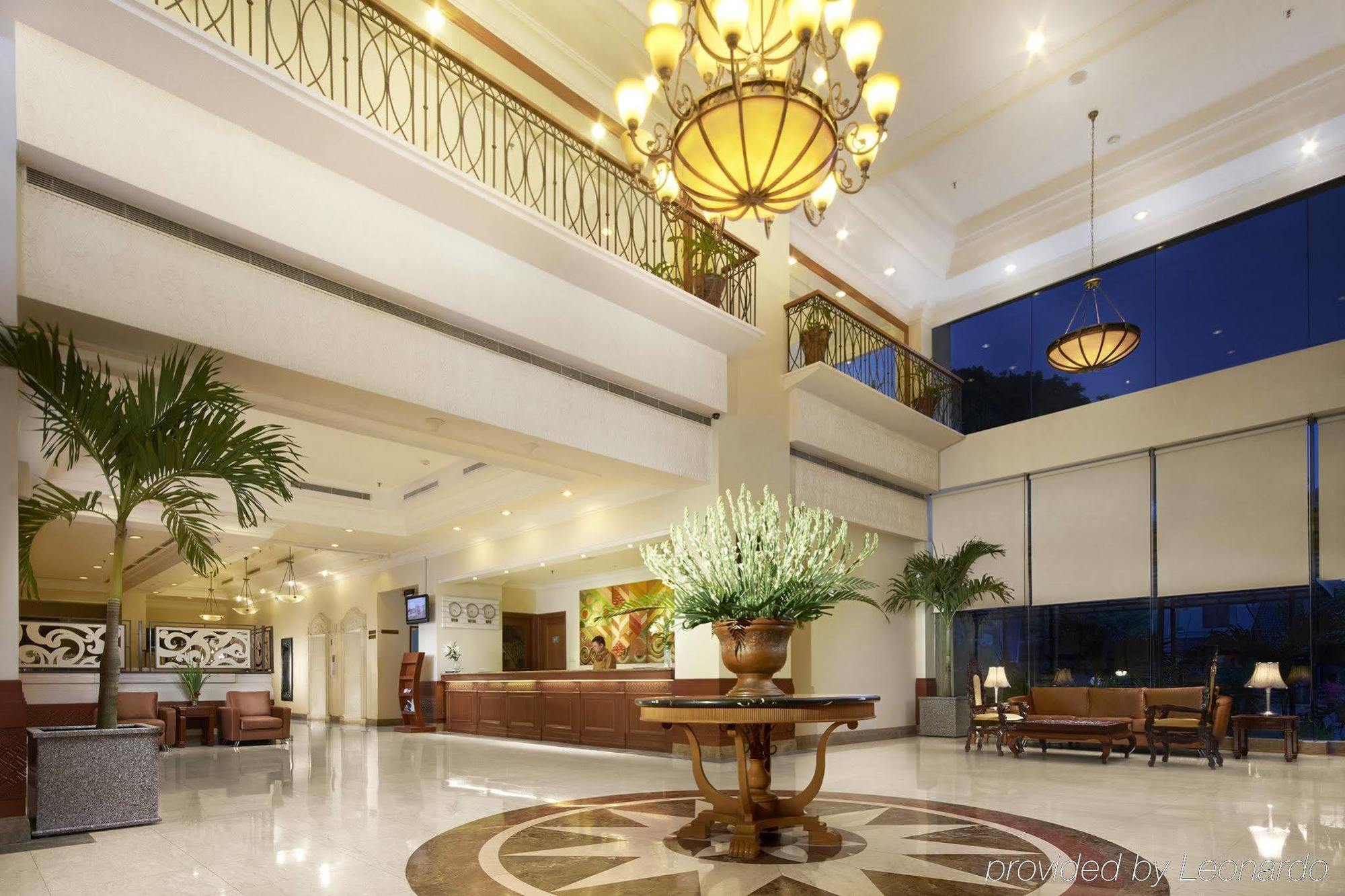 Singgasana Hotel Makassar Exterior photo